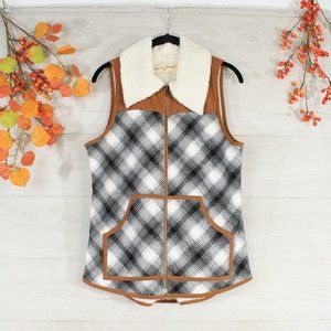 SOLD OUT!!   -🥰Plaid Vest with Faux Fur Sherpa Lining